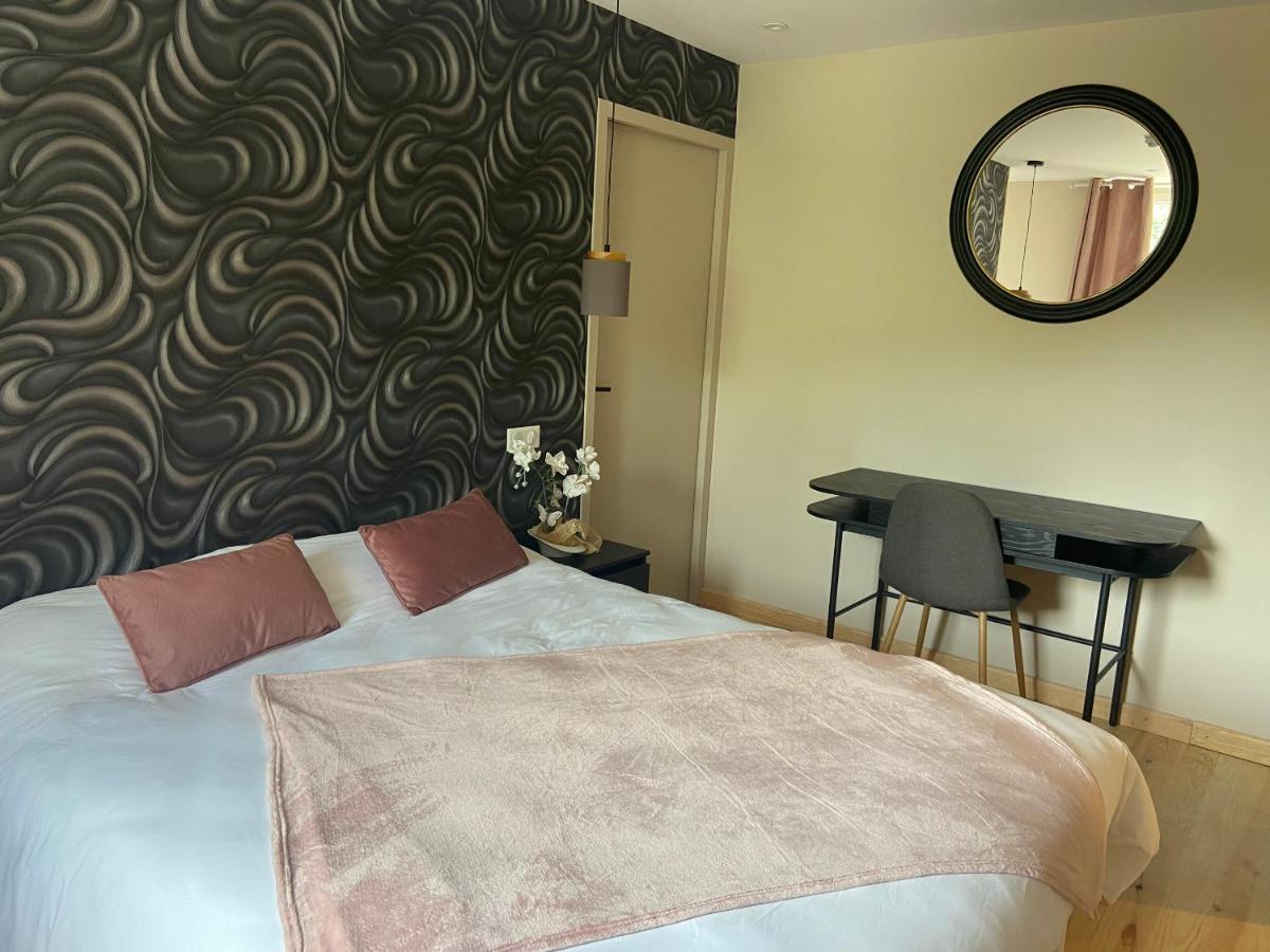 Hotel Restaurant La Renaissance Saint-Cirgues-en-Montagne المظهر الخارجي الصورة