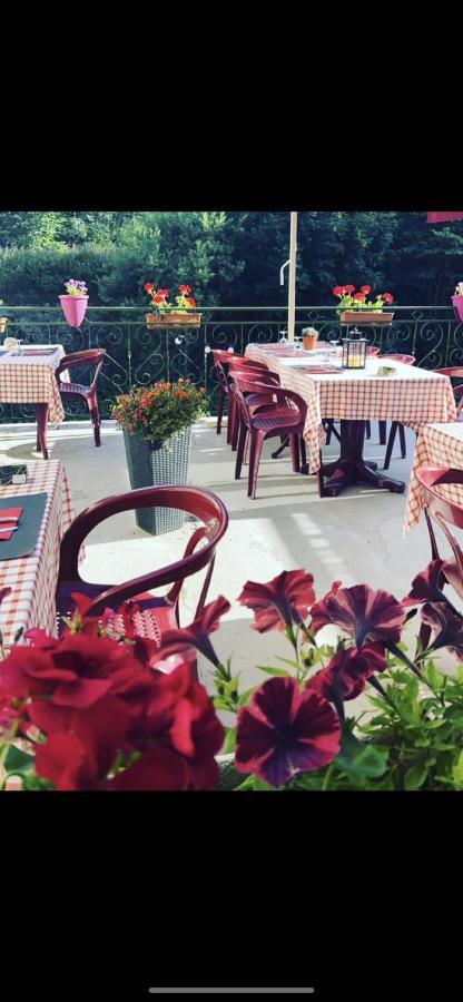 Hotel Restaurant La Renaissance Saint-Cirgues-en-Montagne المظهر الخارجي الصورة