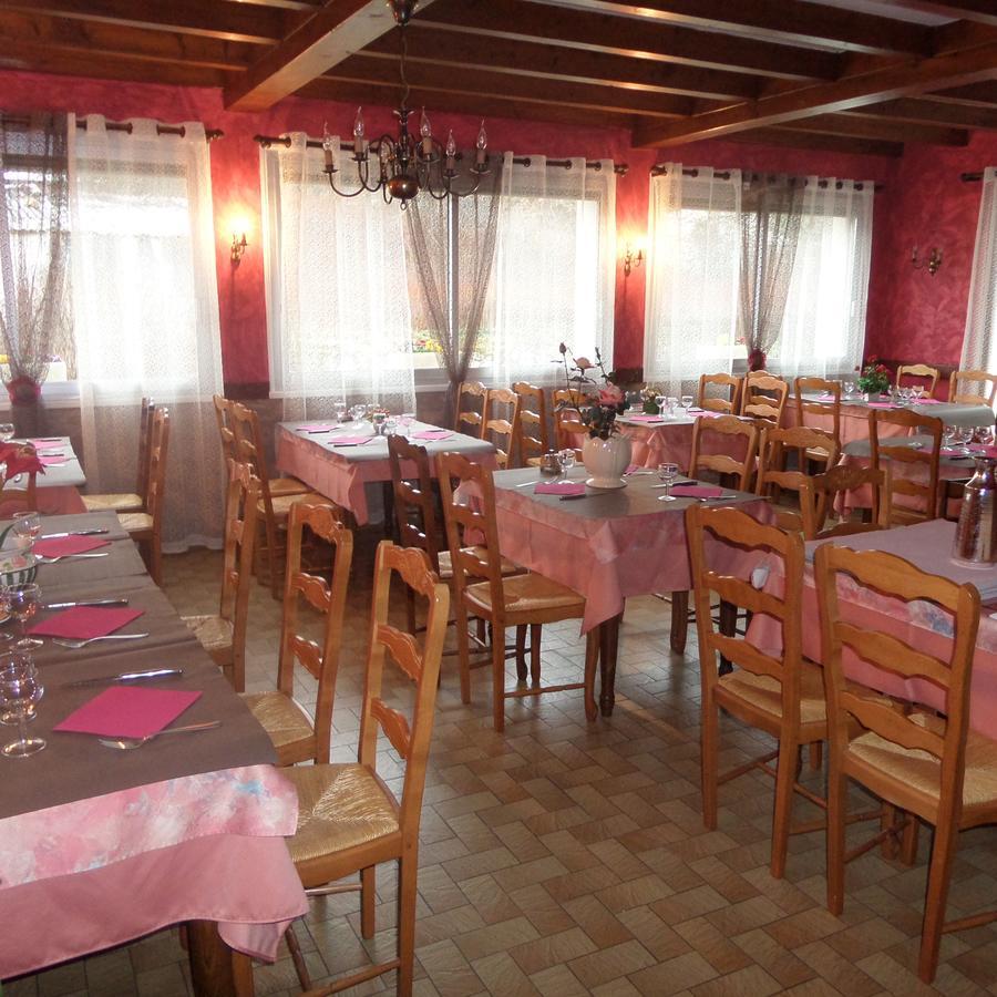 Hotel Restaurant La Renaissance Saint-Cirgues-en-Montagne المظهر الخارجي الصورة