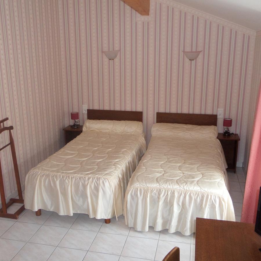 Hotel Restaurant La Renaissance Saint-Cirgues-en-Montagne المظهر الخارجي الصورة