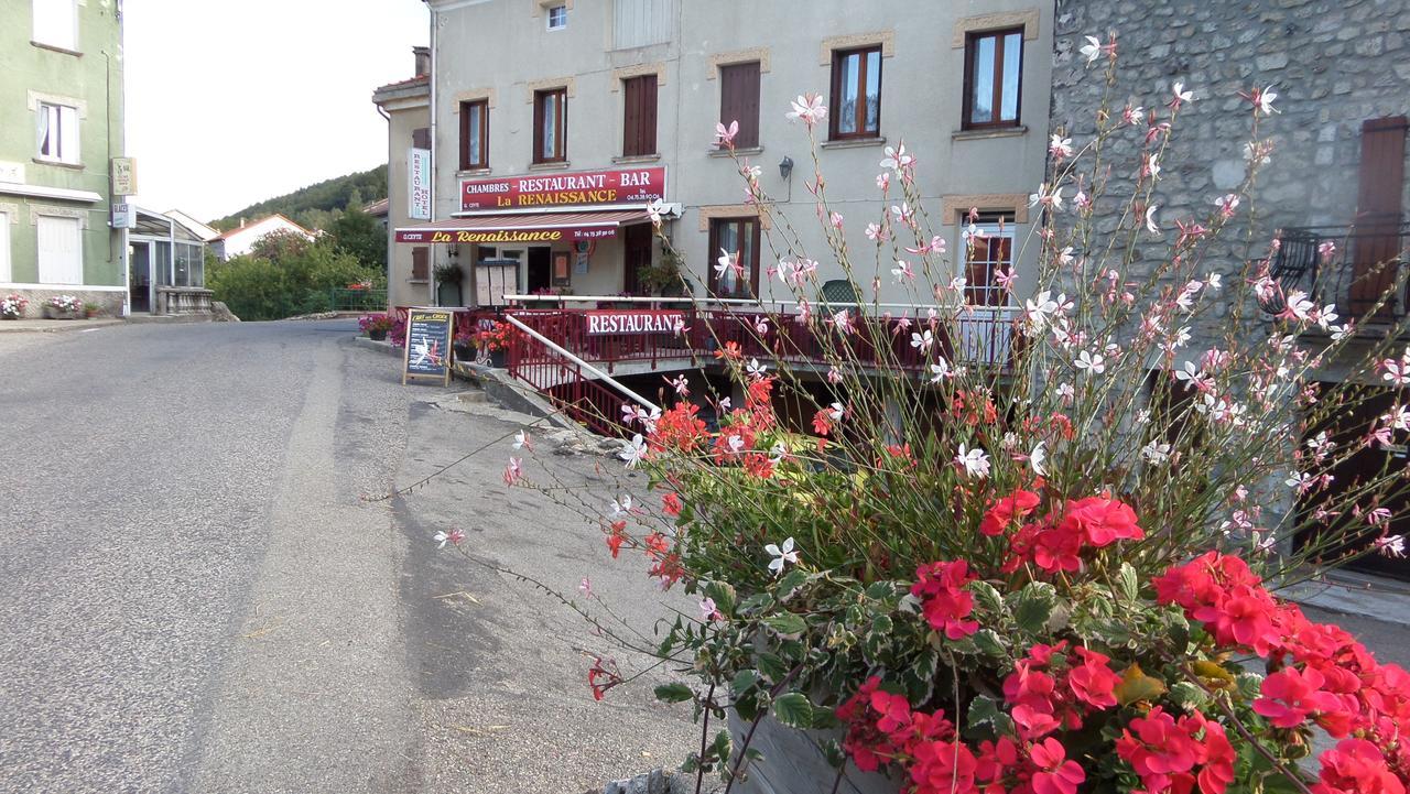 Hotel Restaurant La Renaissance Saint-Cirgues-en-Montagne المظهر الخارجي الصورة
