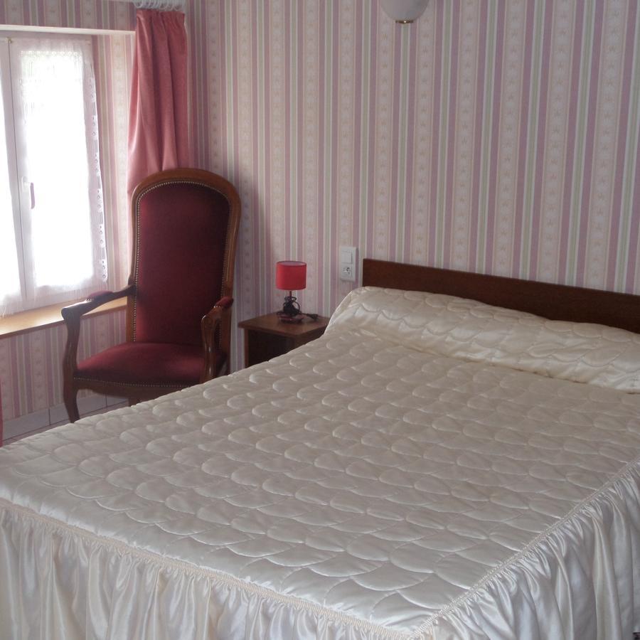 Hotel Restaurant La Renaissance Saint-Cirgues-en-Montagne المظهر الخارجي الصورة